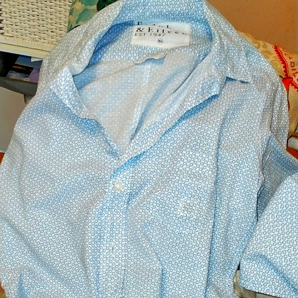 Frank & Eileen Barry button up shirt small flower pattern